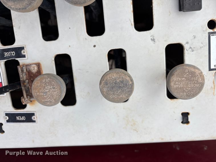 image for item EU4714 2013 Peterbilt 365 crane truck