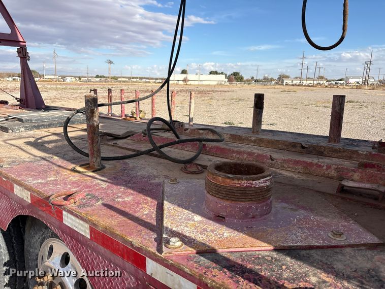 image for item EU4714 2013 Peterbilt 365 crane truck