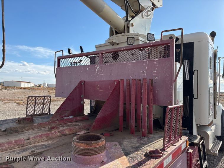 image for item EU4714 2013 Peterbilt 365 crane truck