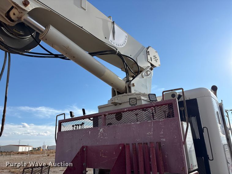 image for item EU4714 2013 Peterbilt 365 crane truck