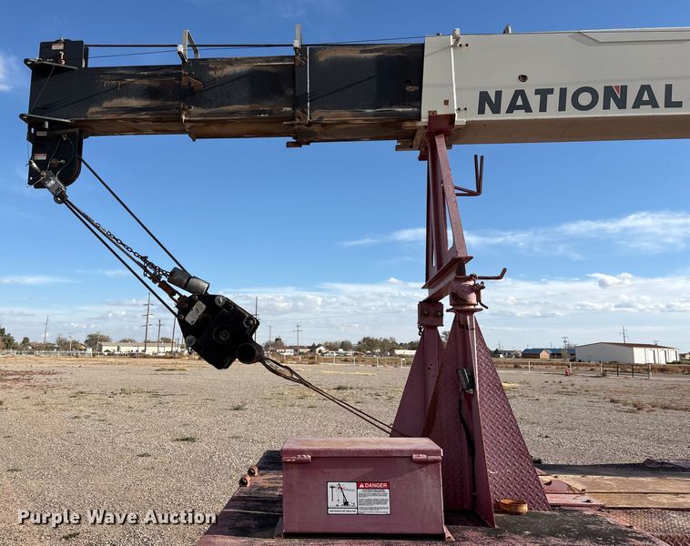 image for item EU4714 2013 Peterbilt 365 crane truck