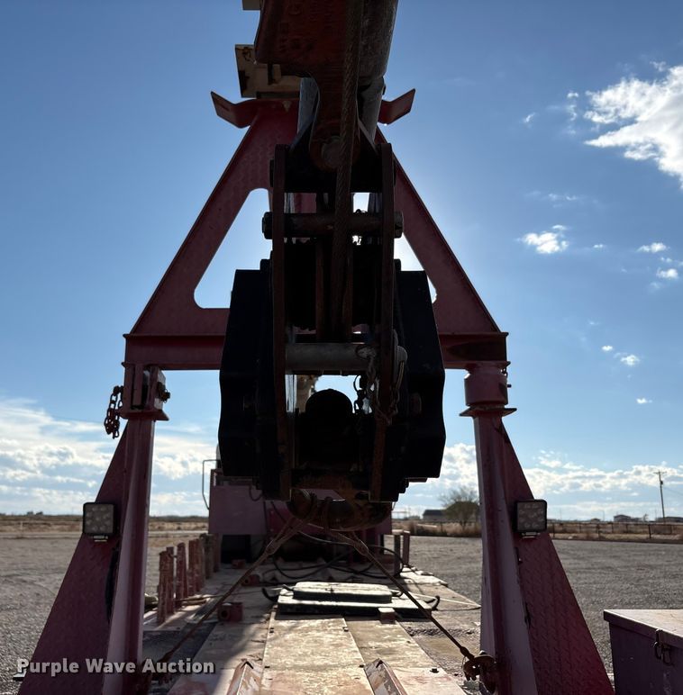 image for item EU4714 2013 Peterbilt 365 crane truck