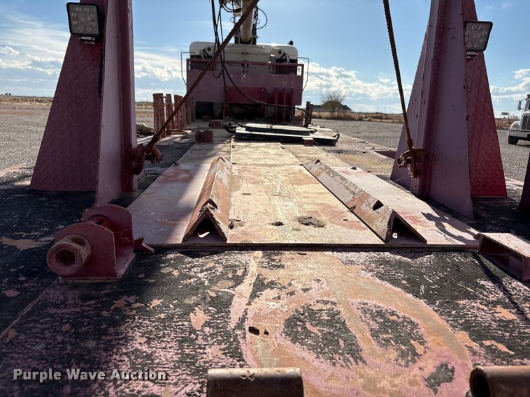 image for item EU4714 2013 Peterbilt 365 crane truck