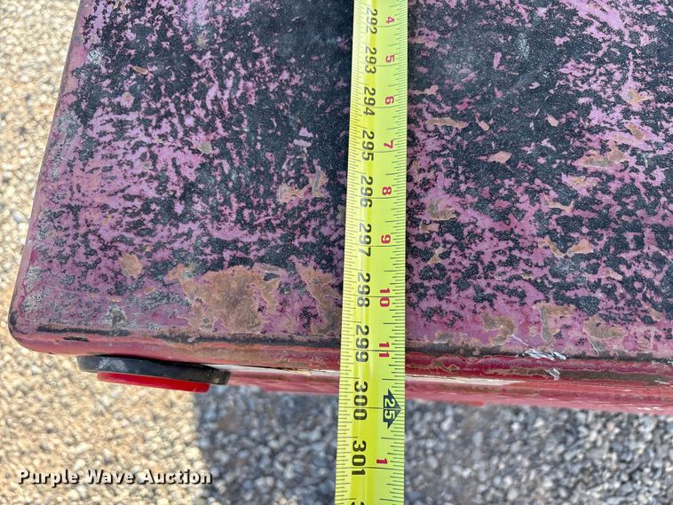 image for item EU4714 2013 Peterbilt 365 crane truck