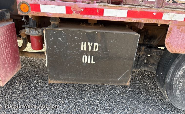 image for item EU4714 2013 Peterbilt 365 crane truck