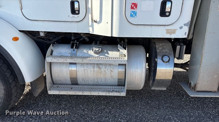 image for item EU4714 2013 Peterbilt 365 crane truck