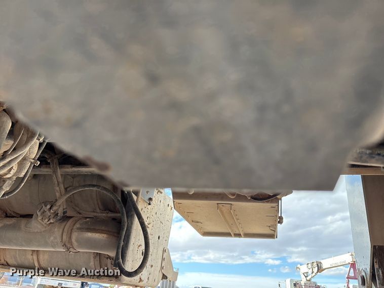 image for item EU4714 2013 Peterbilt 365 crane truck