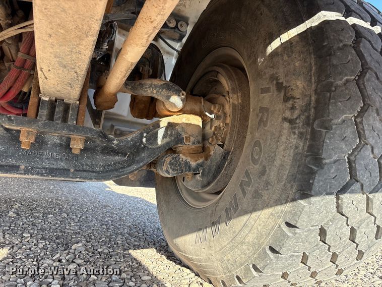 image for item EU4714 2013 Peterbilt 365 crane truck