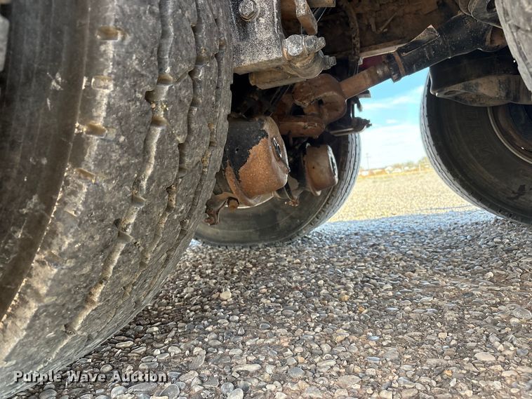 image for item EU4714 2013 Peterbilt 365 crane truck