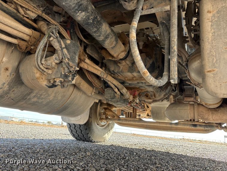 image for item EU4714 2013 Peterbilt 365 crane truck