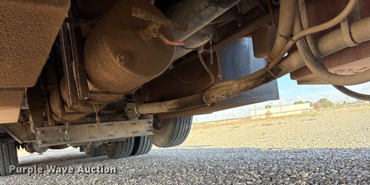 image for item EU4714 2013 Peterbilt 365 crane truck