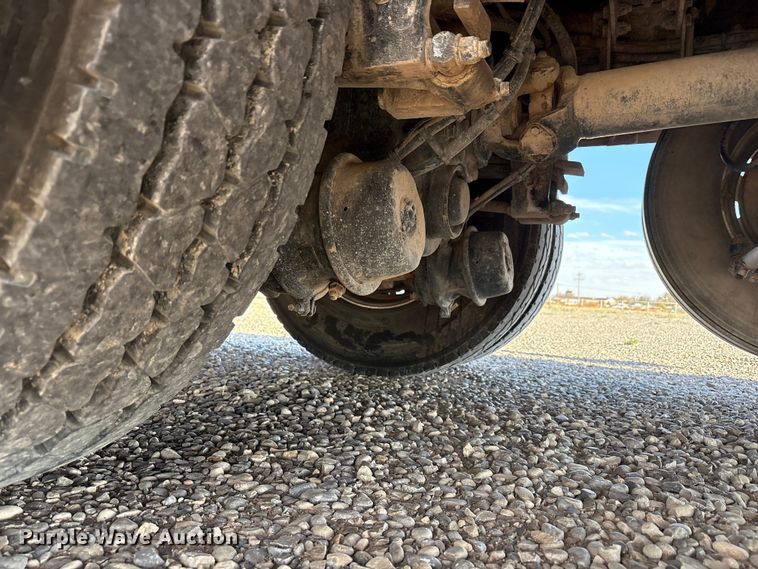 image for item EU4714 2013 Peterbilt 365 crane truck