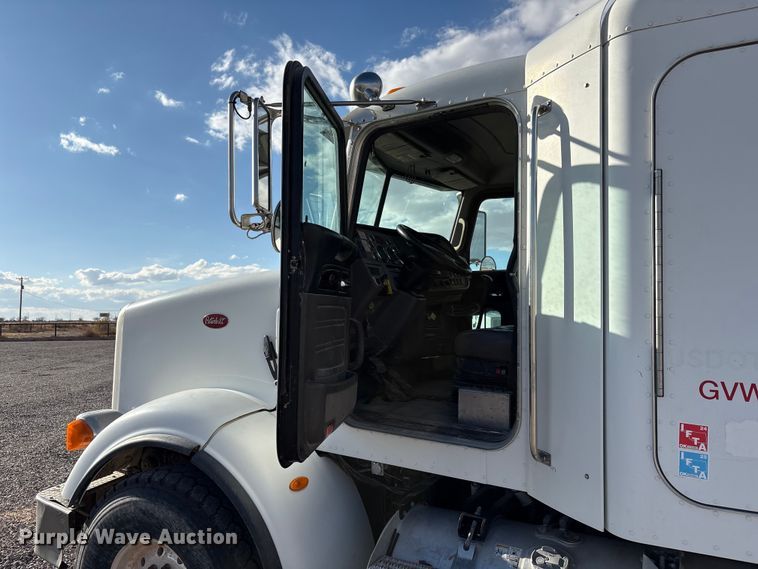 image for item EU4714 2013 Peterbilt 365 crane truck