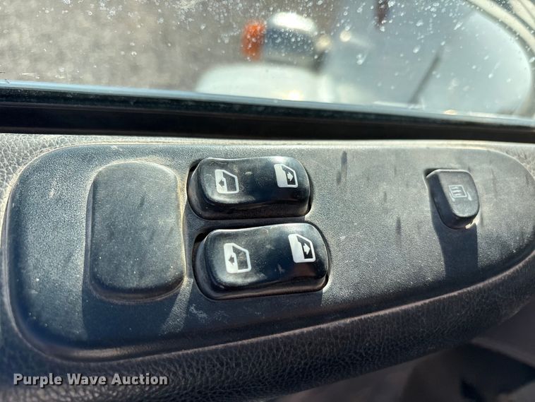 image for item EU4714 2013 Peterbilt 365 crane truck