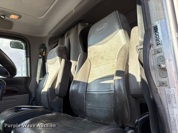 image for item EU4714 2013 Peterbilt 365 crane truck