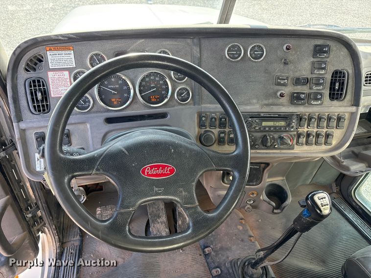 image for item EU4714 2013 Peterbilt 365 crane truck