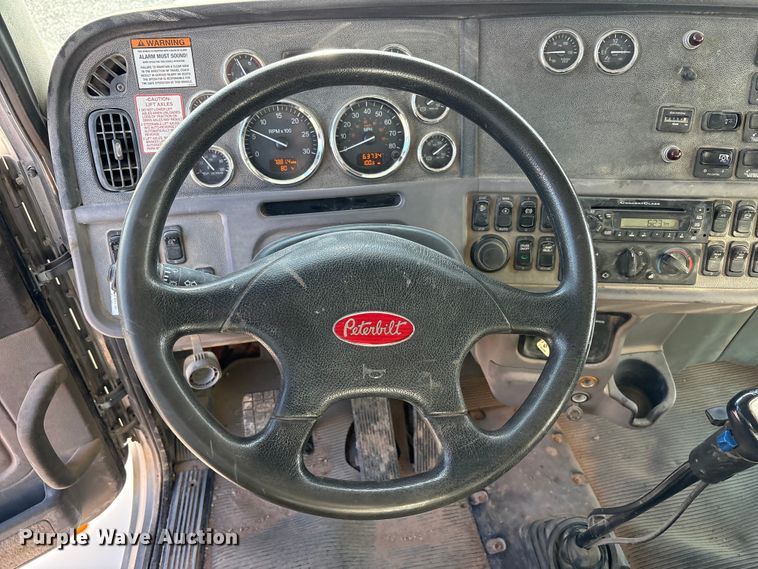 image for item EU4714 2013 Peterbilt 365 crane truck