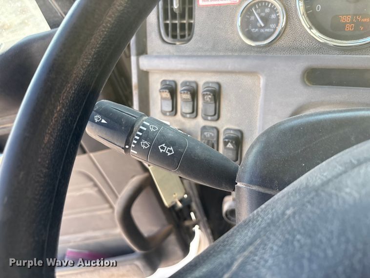 image for item EU4714 2013 Peterbilt 365 crane truck