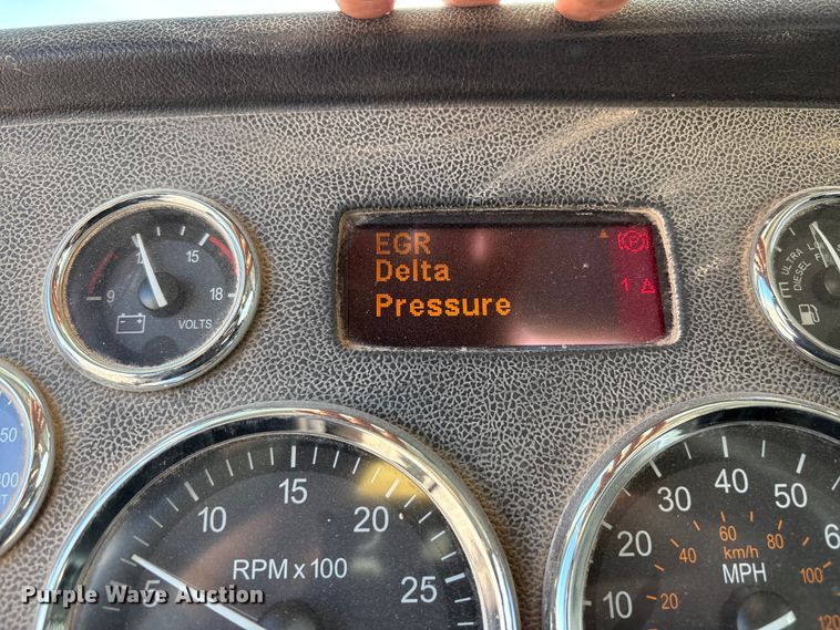 image for item EU4714 2013 Peterbilt 365 crane truck