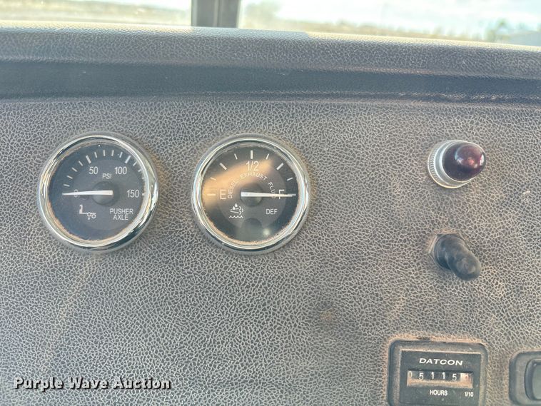 image for item EU4714 2013 Peterbilt 365 crane truck