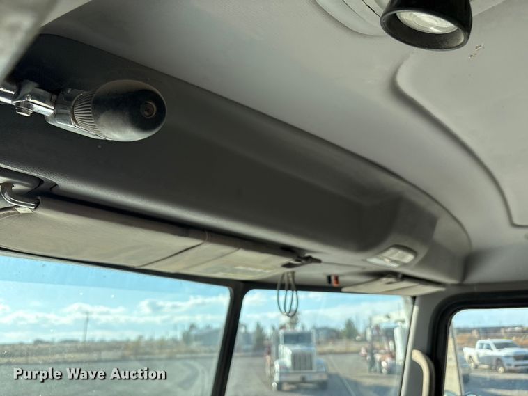 image for item EU4714 2013 Peterbilt 365 crane truck