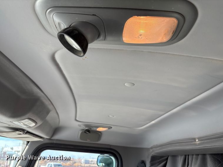 image for item EU4714 2013 Peterbilt 365 crane truck