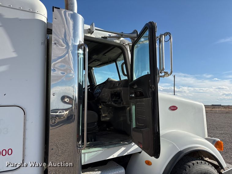 image for item EU4714 2013 Peterbilt 365 crane truck