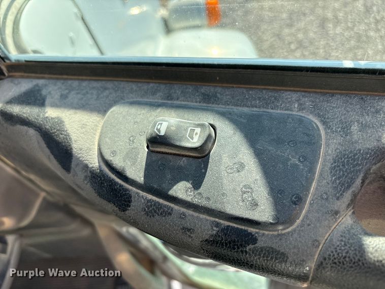 image for item EU4714 2013 Peterbilt 365 crane truck