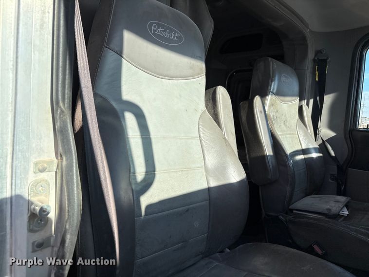 image for item EU4714 2013 Peterbilt 365 crane truck