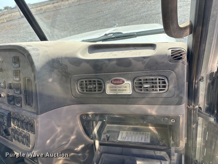 image for item EU4714 2013 Peterbilt 365 crane truck