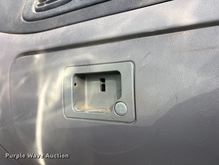 image for item EU4714 2013 Peterbilt 365 crane truck