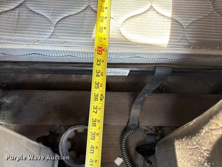 image for item EU4714 2013 Peterbilt 365 crane truck