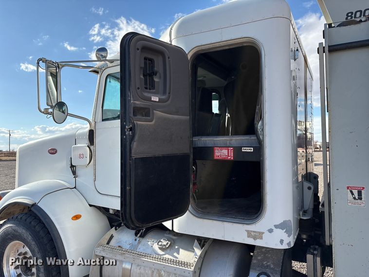 image for item EU4714 2013 Peterbilt 365 crane truck