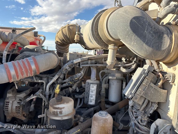 image for item EU4714 2013 Peterbilt 365 crane truck