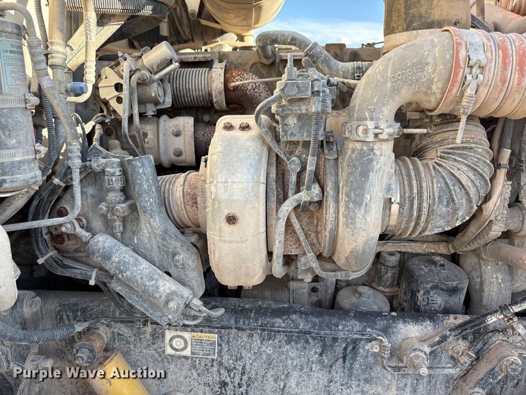 image for item EU4714 2013 Peterbilt 365 crane truck