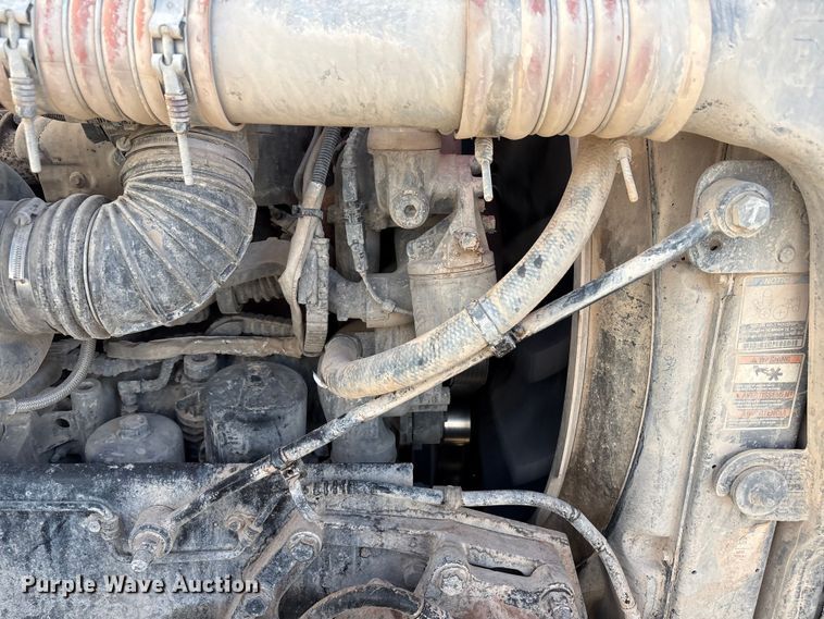 image for item EU4714 2013 Peterbilt 365 crane truck