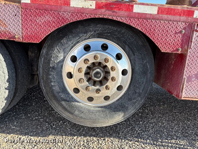 image for item EU4714 2013 Peterbilt 365 crane truck