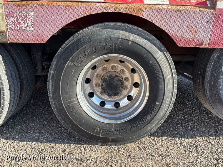 image for item EU4714 2013 Peterbilt 365 crane truck