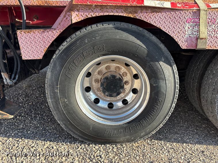 image for item EU4714 2013 Peterbilt 365 crane truck