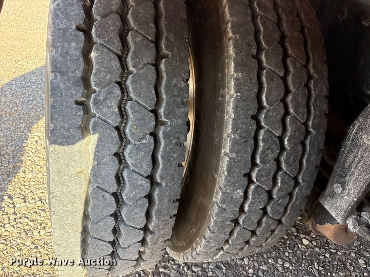 image for item EU4714 2013 Peterbilt 365 crane truck