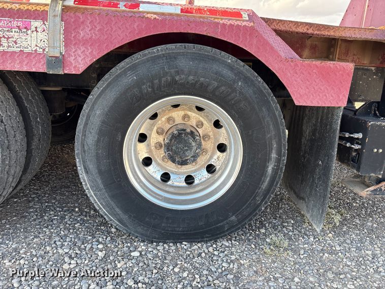 image for item EU4714 2013 Peterbilt 365 crane truck