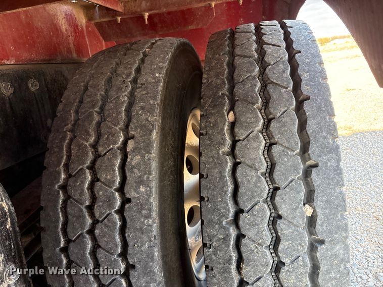 image for item EU4714 2013 Peterbilt 365 crane truck