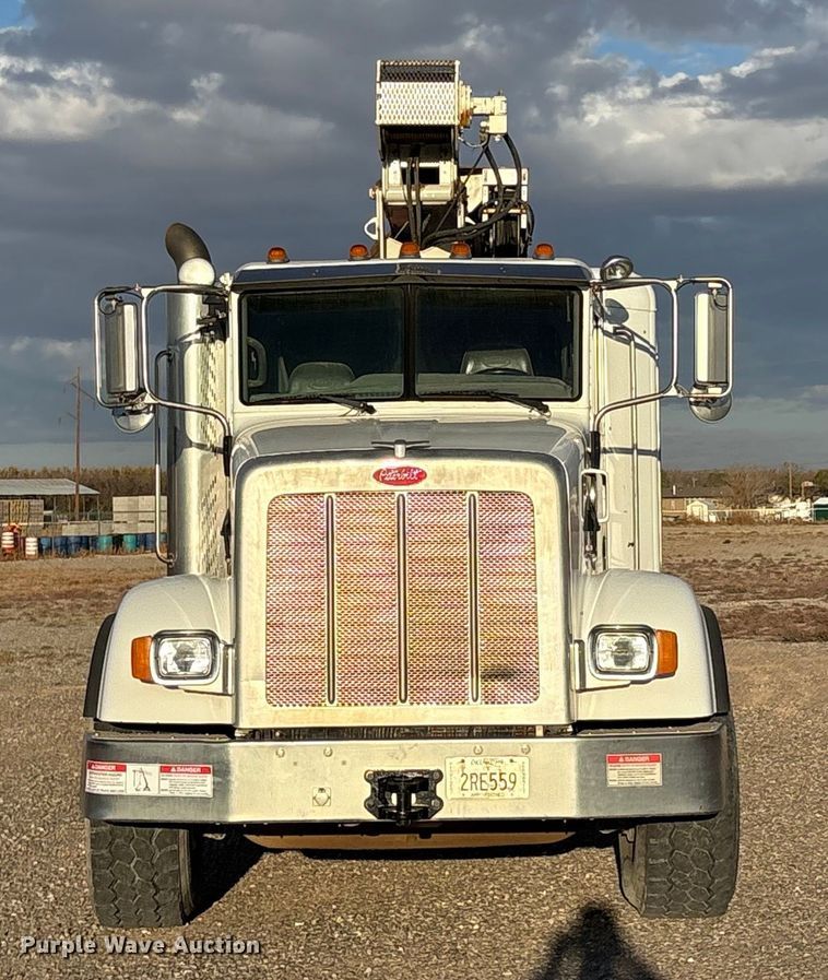 image for item EU4715 2011 Peterbilt 365 crane truck