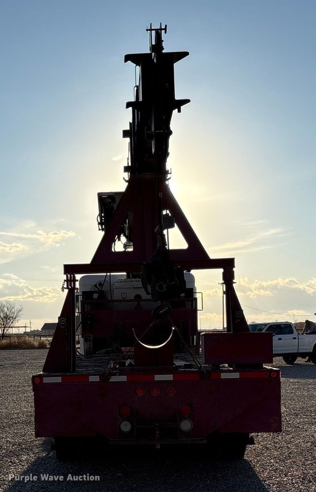 image for item EU4715 2011 Peterbilt 365 crane truck