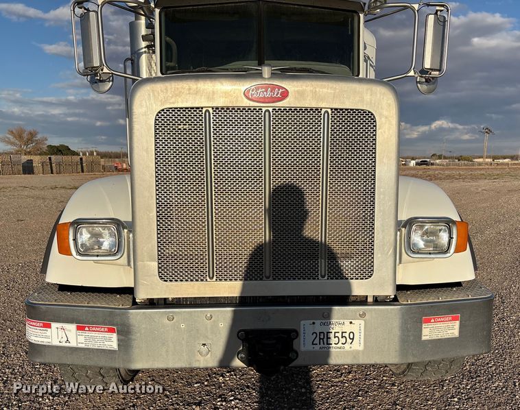 image for item EU4715 2011 Peterbilt 365 crane truck