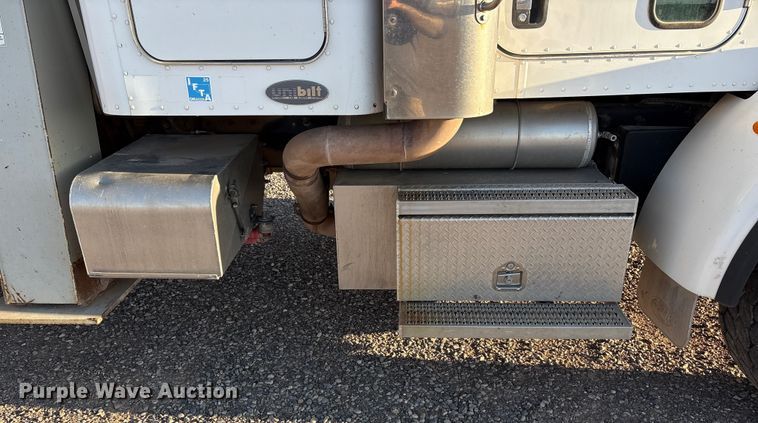 image for item EU4715 2011 Peterbilt 365 crane truck