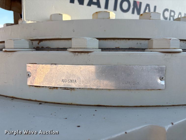 image for item EU4715 2011 Peterbilt 365 crane truck