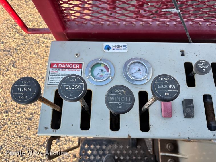 image for item EU4715 2011 Peterbilt 365 crane truck