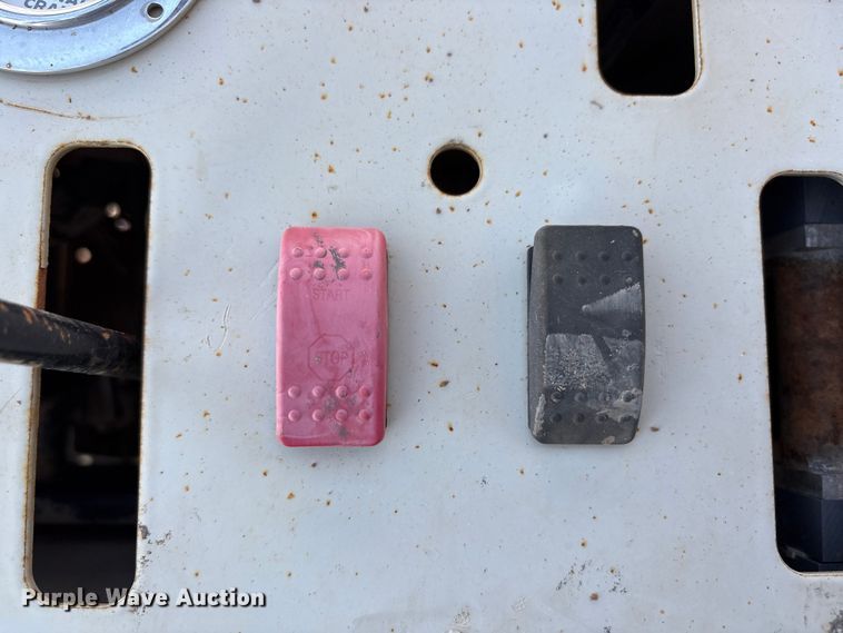 image for item EU4715 2011 Peterbilt 365 crane truck