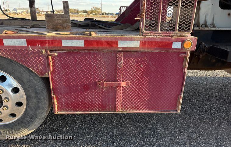 image for item EU4715 2011 Peterbilt 365 crane truck